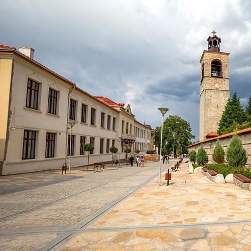 bansko_-_old_town_holy_trinity_church-1085018-500.jpg
