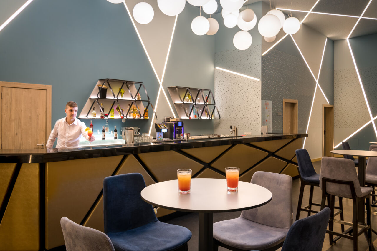 Astoria Hotel_Lounge Bar Arena.jpg